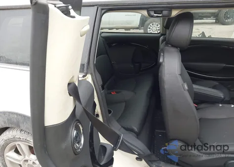 2012 Mini Cooper Clubman z USA, uszkodzony, nr VIN WMWZF3C57CT189292